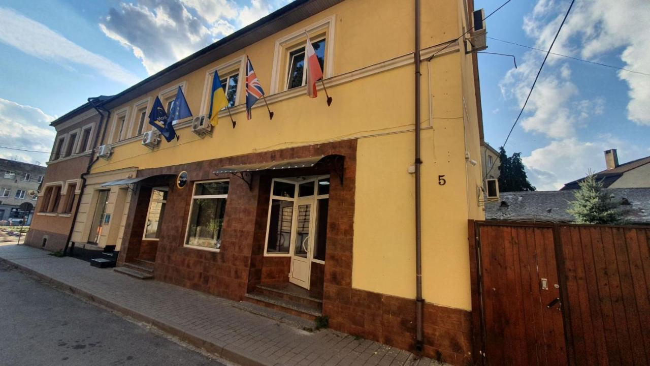 Мандри Хостел Użhorod Zewnętrze zdjęcie